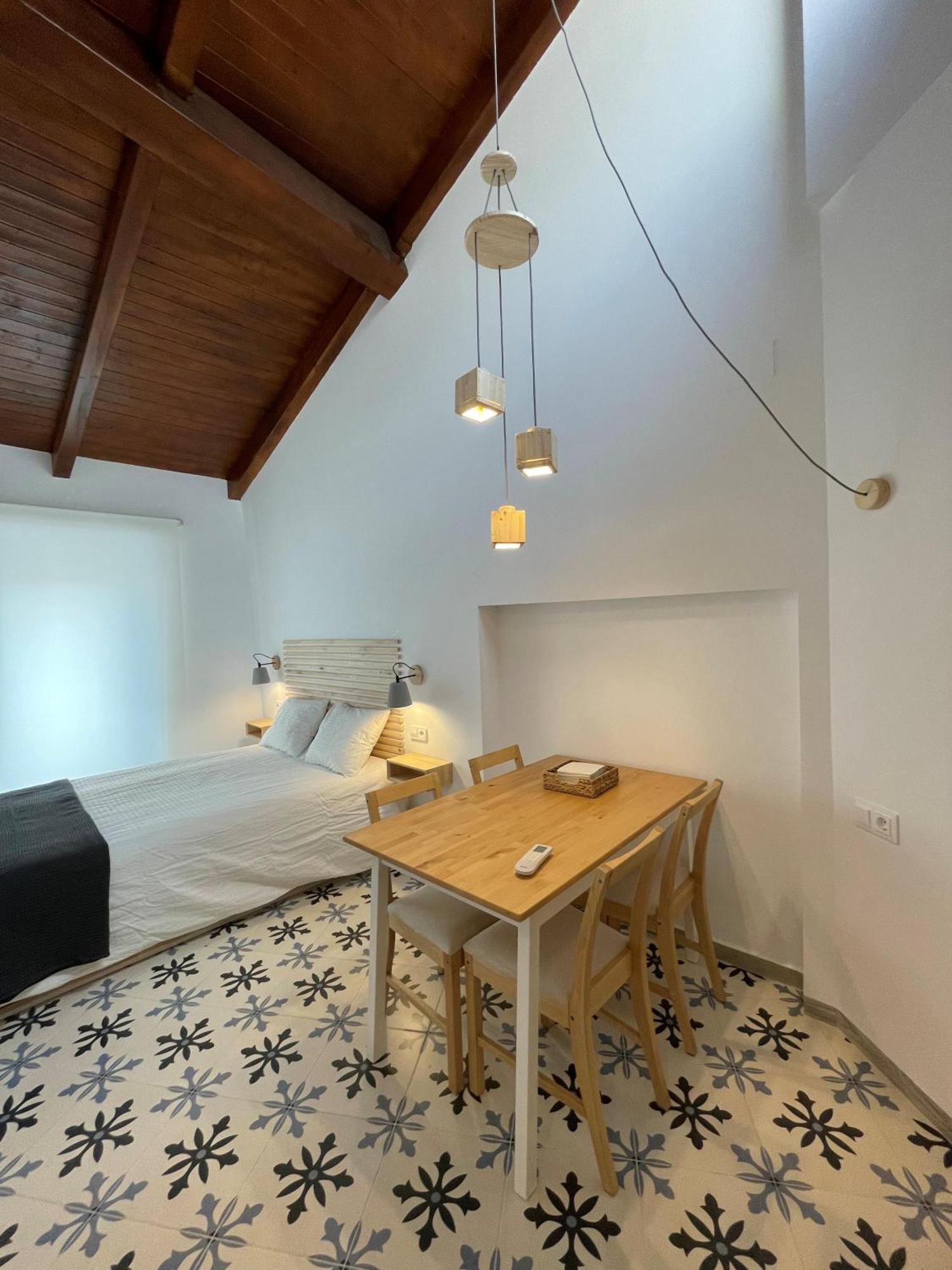 Torre De La Yerba Apartman Caces Kültér fotó